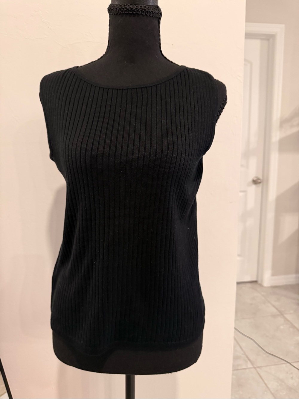 august silk Black Ribbed Sleeveless Tank